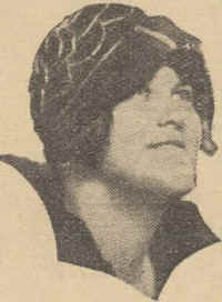 christinejopesladedailymail1928.jpg (99431 bytes)